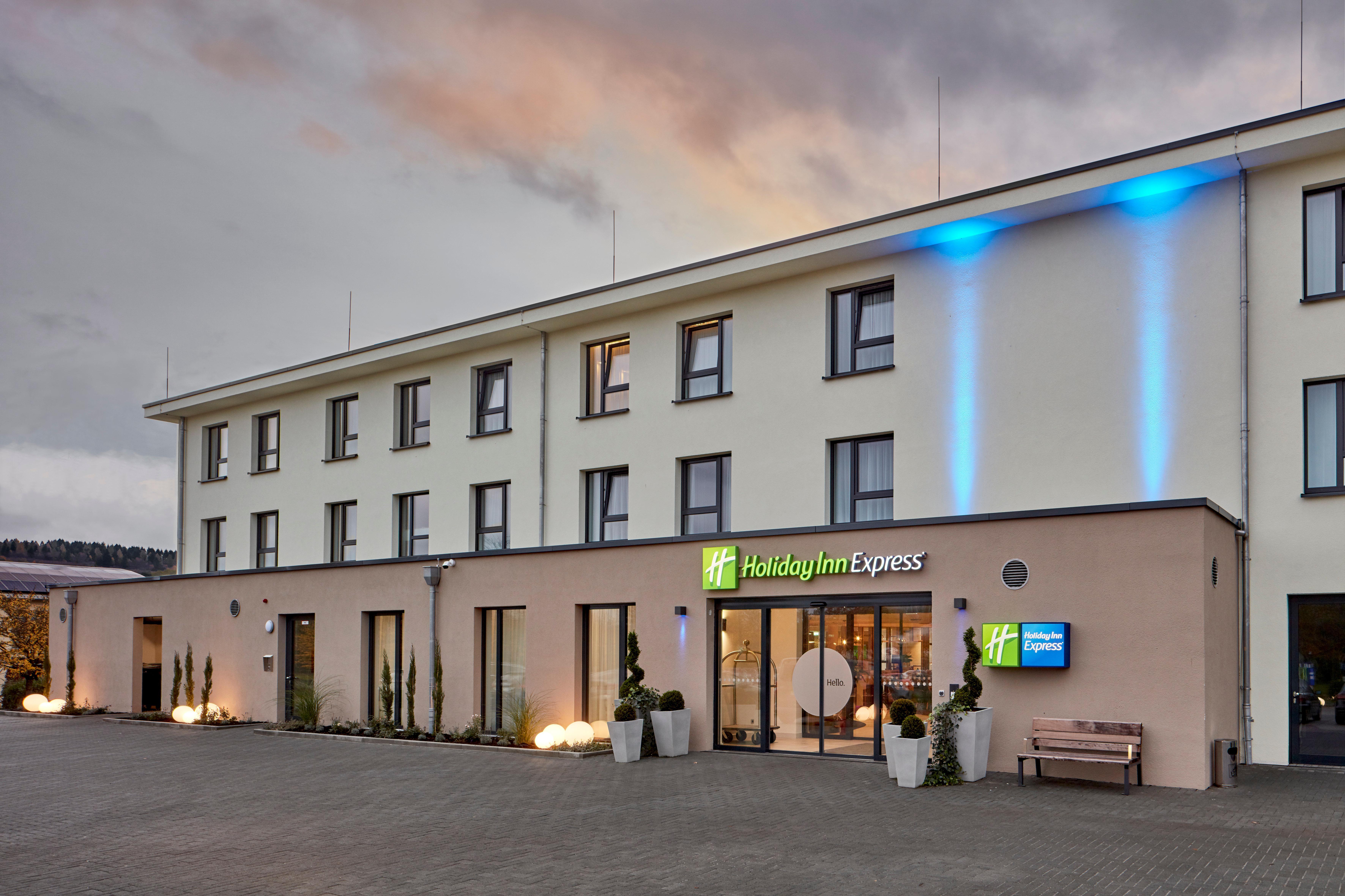 Holiday Inn Express - Merzig, An Ihg Hotel Ngoại thất bức ảnh